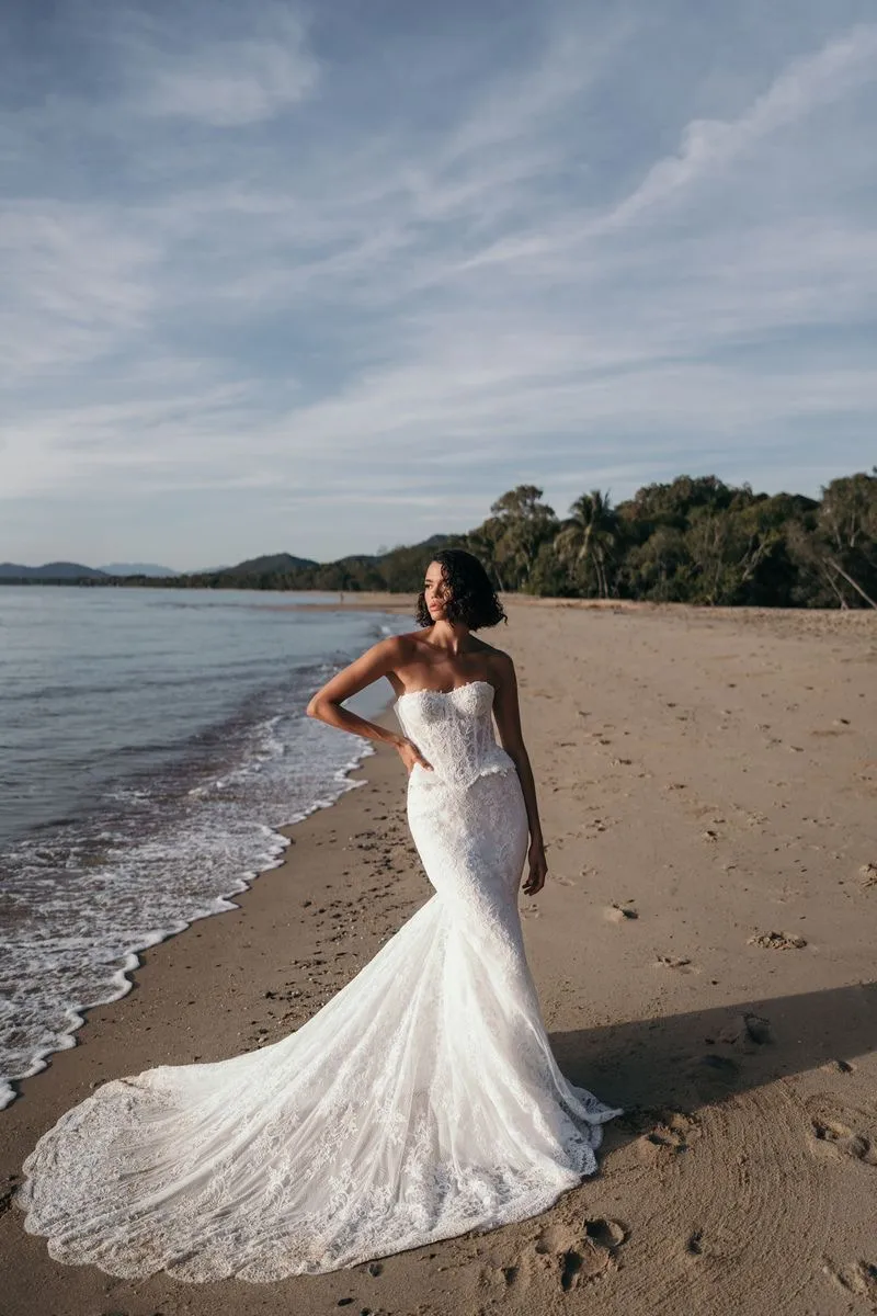 Begonia Lace Fitted Skirt by Alena Leena
