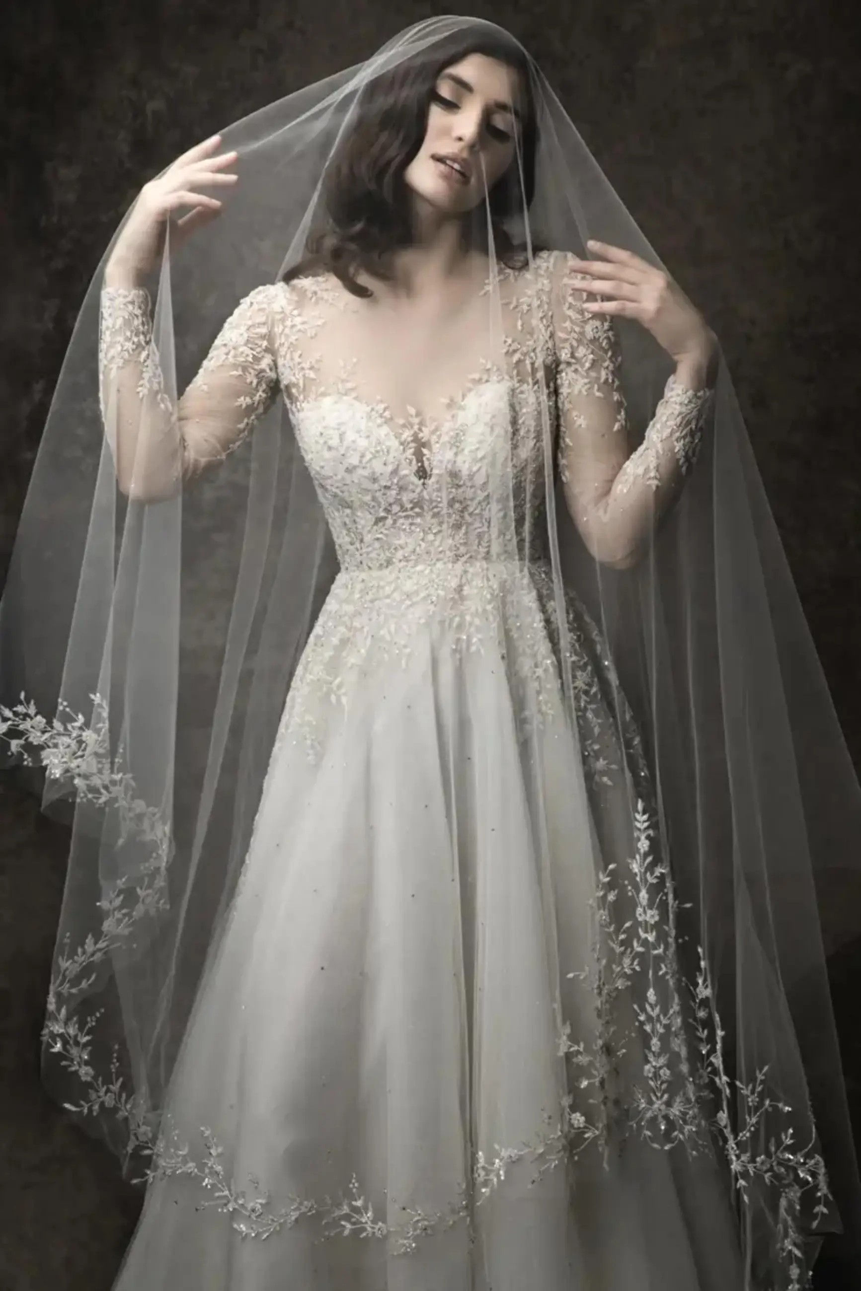 How to Create a Personalized Bridal Look: Customizing Your Gown and Accessories Image