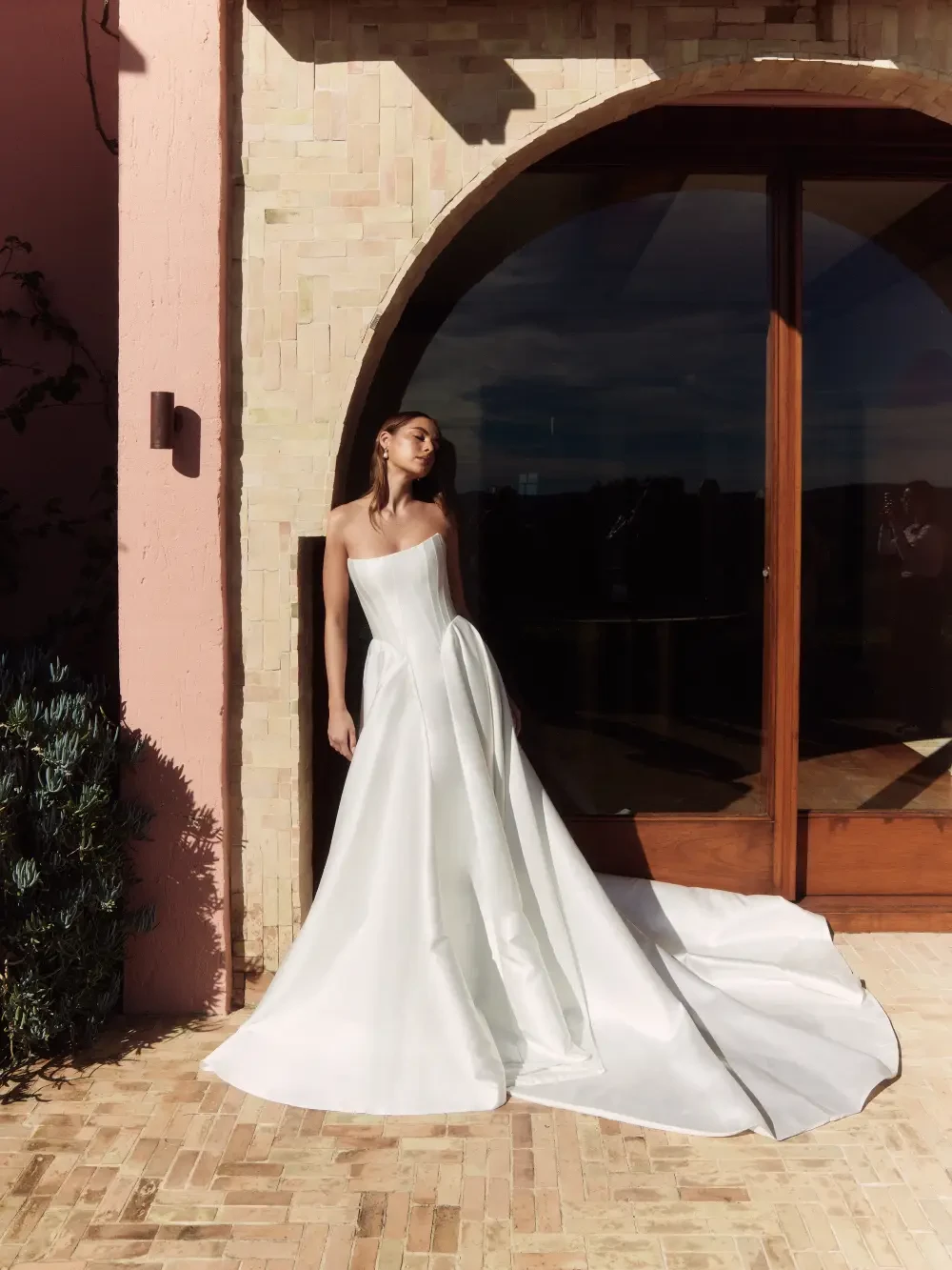 Dahlia - Alena Leena Bridal