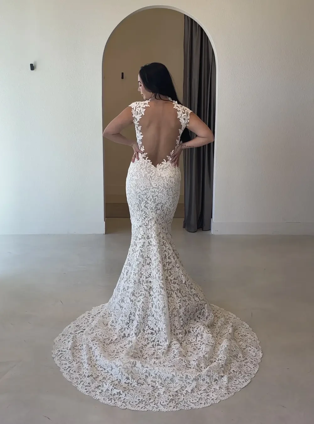 Autumn Ines Di Santo Couture Wedding Dress Backless bridal gown