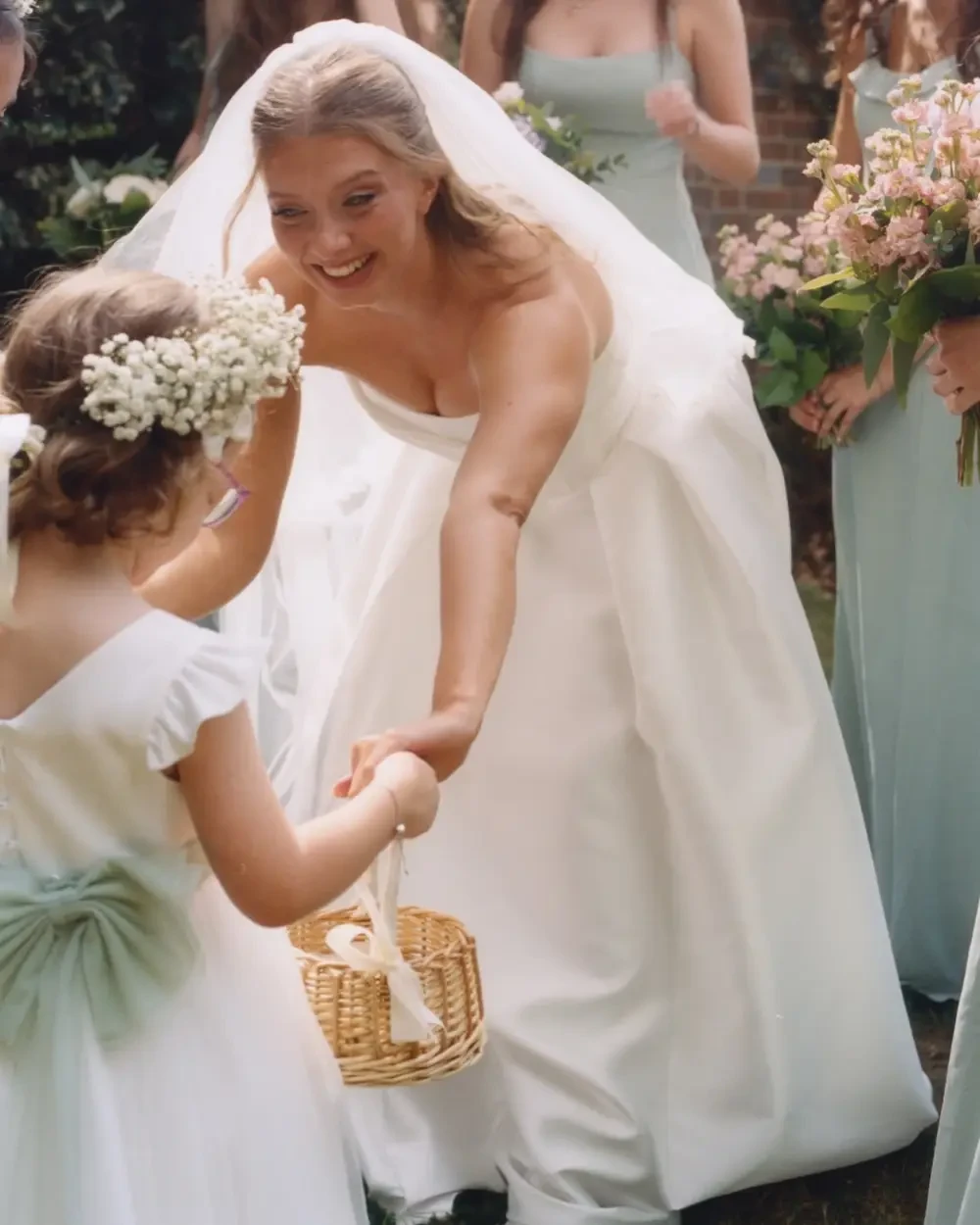 emergency wedding day kit tips for brides