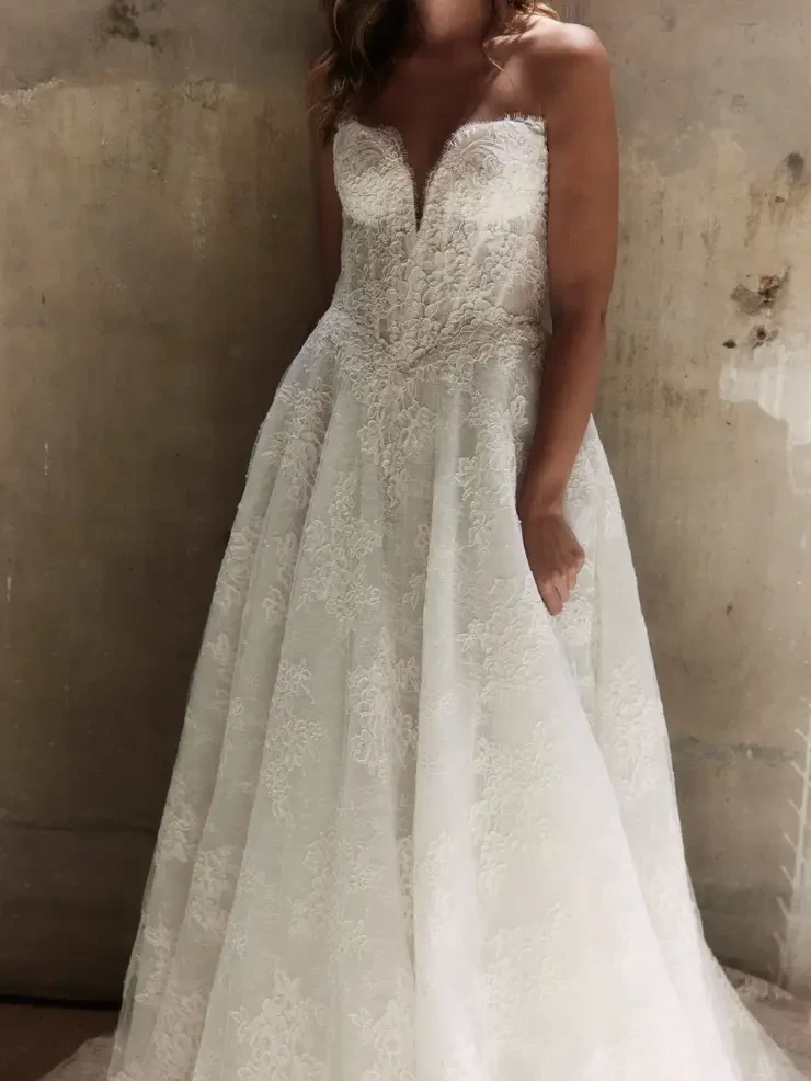 Alena Leena Iberis Default Image