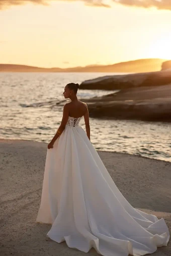 Eva Lendel #Tatum #1 Light Ivory thumbnail