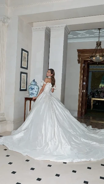 Galia Lahav #Mercer #1 default Champagne (as sampled) thumbnail